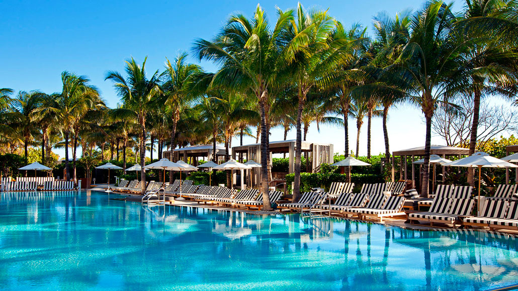 Weekend Checklist: Party at the best pool party in Miami ✓